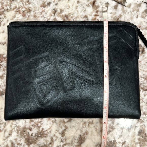 New Fenty Beauty 4 piece makeup set with black cosmetic bag - Picture 6 of 12